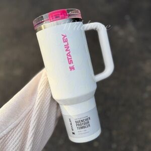 STANLEY VALENTINES DAY QUENCHER PROTOUR FLIP‎ STRAW TUMBLER 40OZ FROST LOVELY